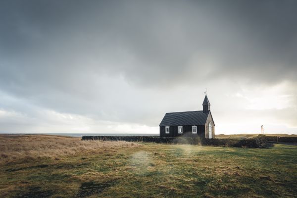 john-cafazza-AeABkasP-24-unsplash