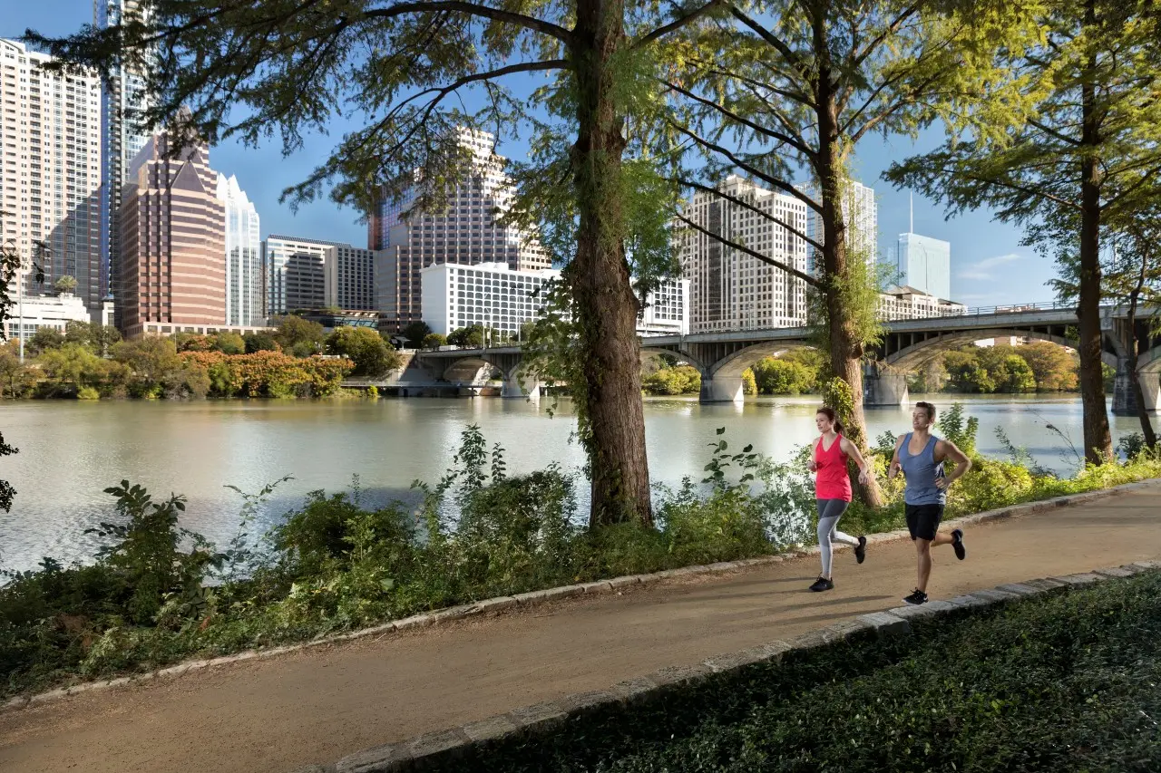 4. Runners The outside view of San Antonio